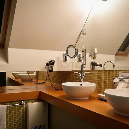 Eyck Hotel 4*